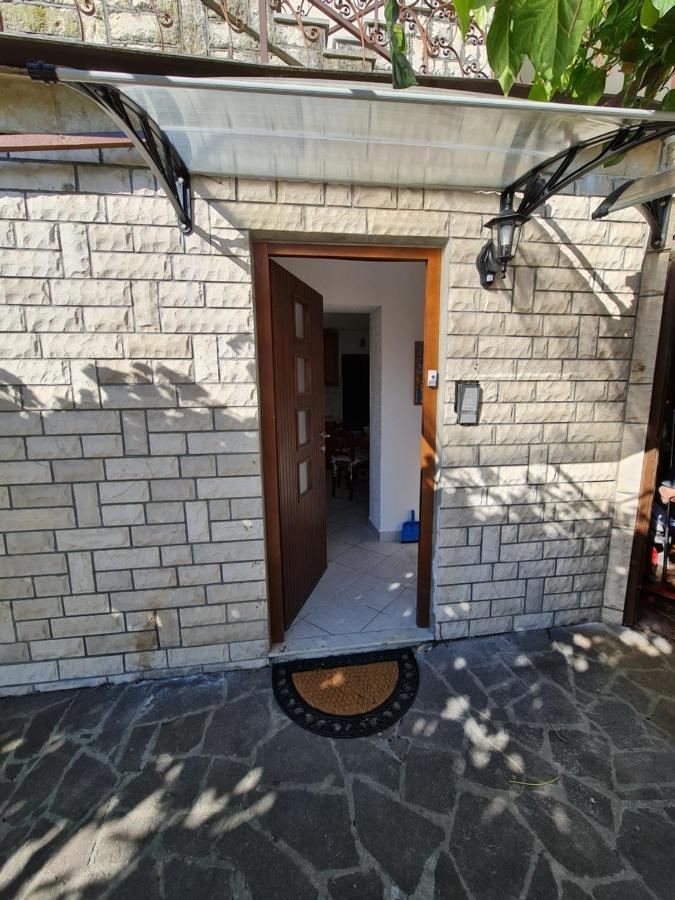 Апартаменты Apartma Pina Изола Экстерьер фото