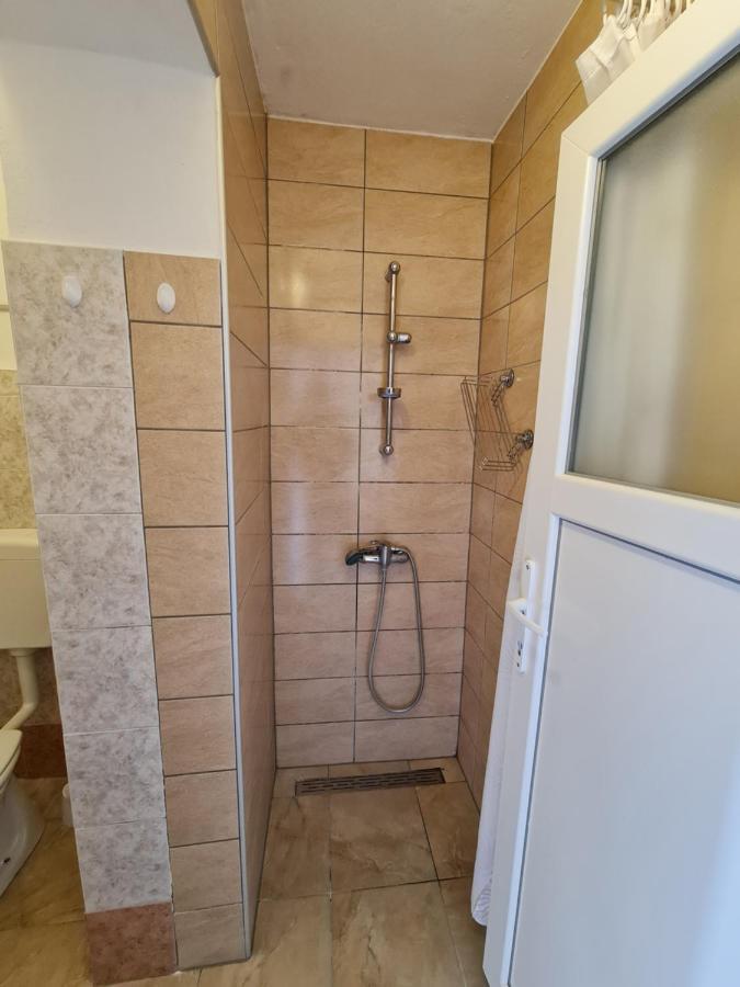Апартаменты Apartma Pina Изола Экстерьер фото