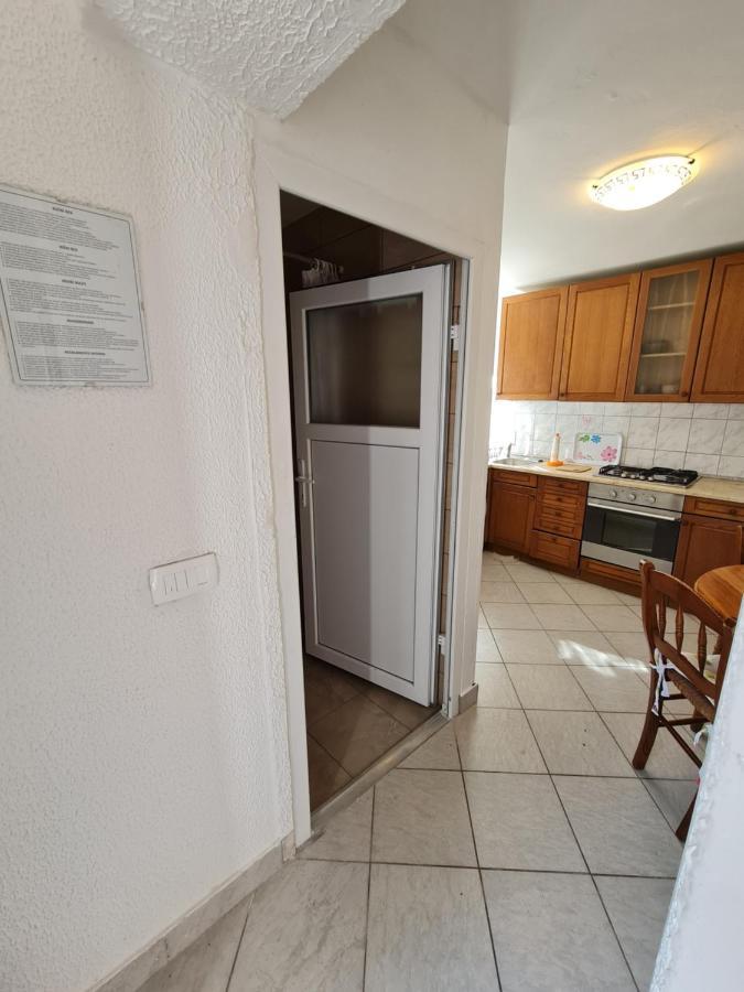 Апартаменты Apartma Pina Изола Экстерьер фото