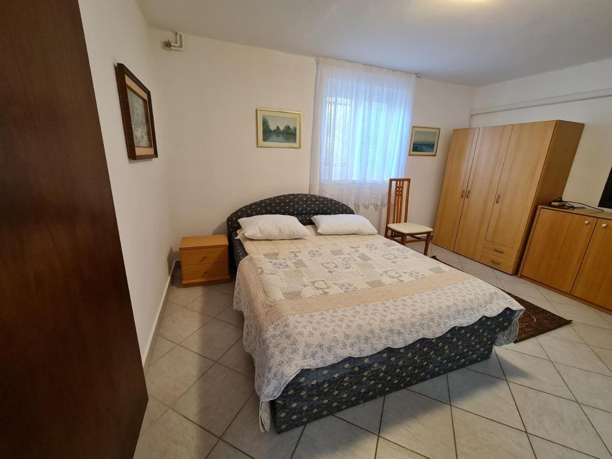 Апартаменты Apartma Pina Изола Экстерьер фото