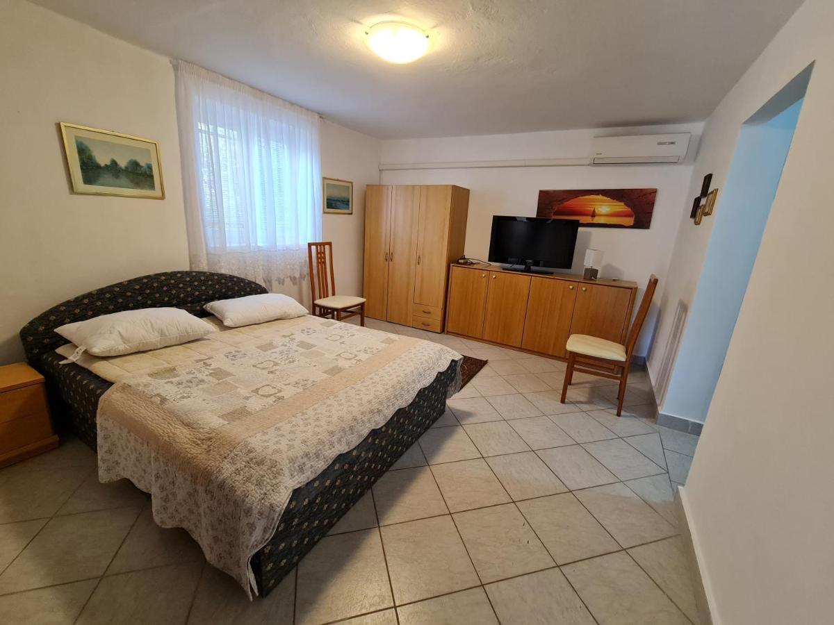 Апартаменты Apartma Pina Изола Экстерьер фото